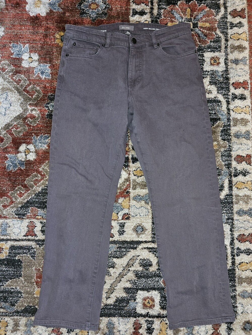 DL1961 Avery Relaxed  Straight Gray Jeans Sz. 33x30